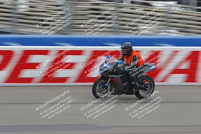 media/Oct-16-2022-Fastrack Riders (Sun) [[609ae93014]]/Level 1/Session 1 Start Finish/